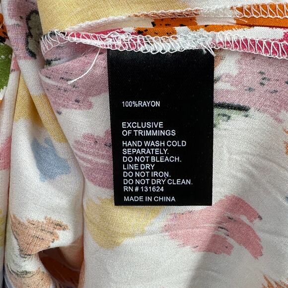 New Calessa Abstract Ikat Print 3/4 Tiered Sleeve Tunic Shirt Plus Sz 1X - Picture 8 of 8